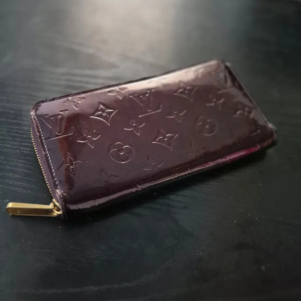 Authentic Louis Vuitton Monogram Vernis Patent Leather Rouge Fauviste Zip Wallet